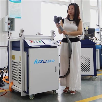 Macchina per la pulizia laser per la rimozione della ruggine